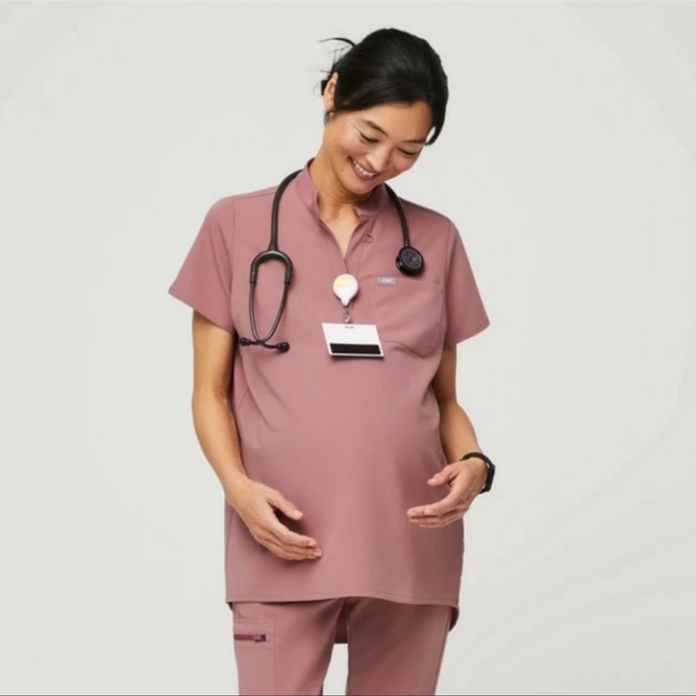 NWT Figs Kitale maternity scrub top Mineral Mauve XS